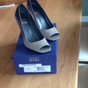 Stuart Weitzman gray peep hole 4 inch pumps